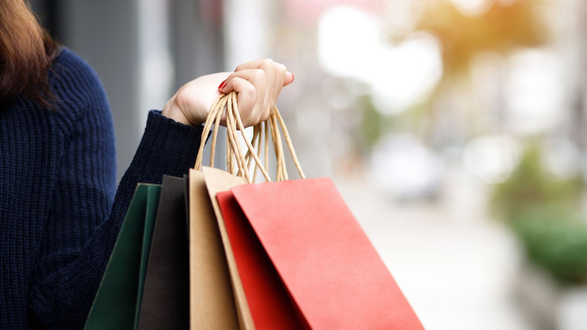 Best Places to Buy Affordable Women’s Clothing in the UK